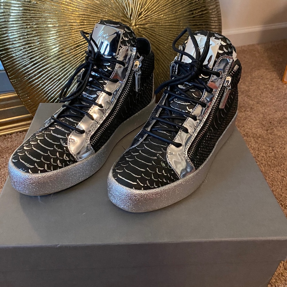 Giuseppe Zanotti Silver/Black Metallic Snake Print